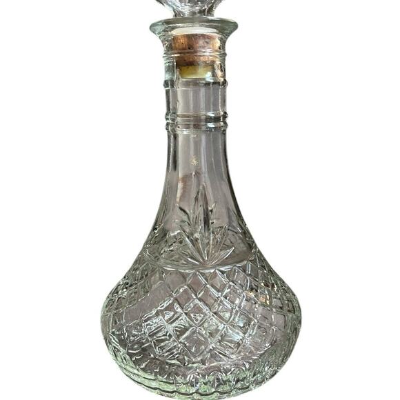 Vintage liquor glass decanter - Picture 1 of 10